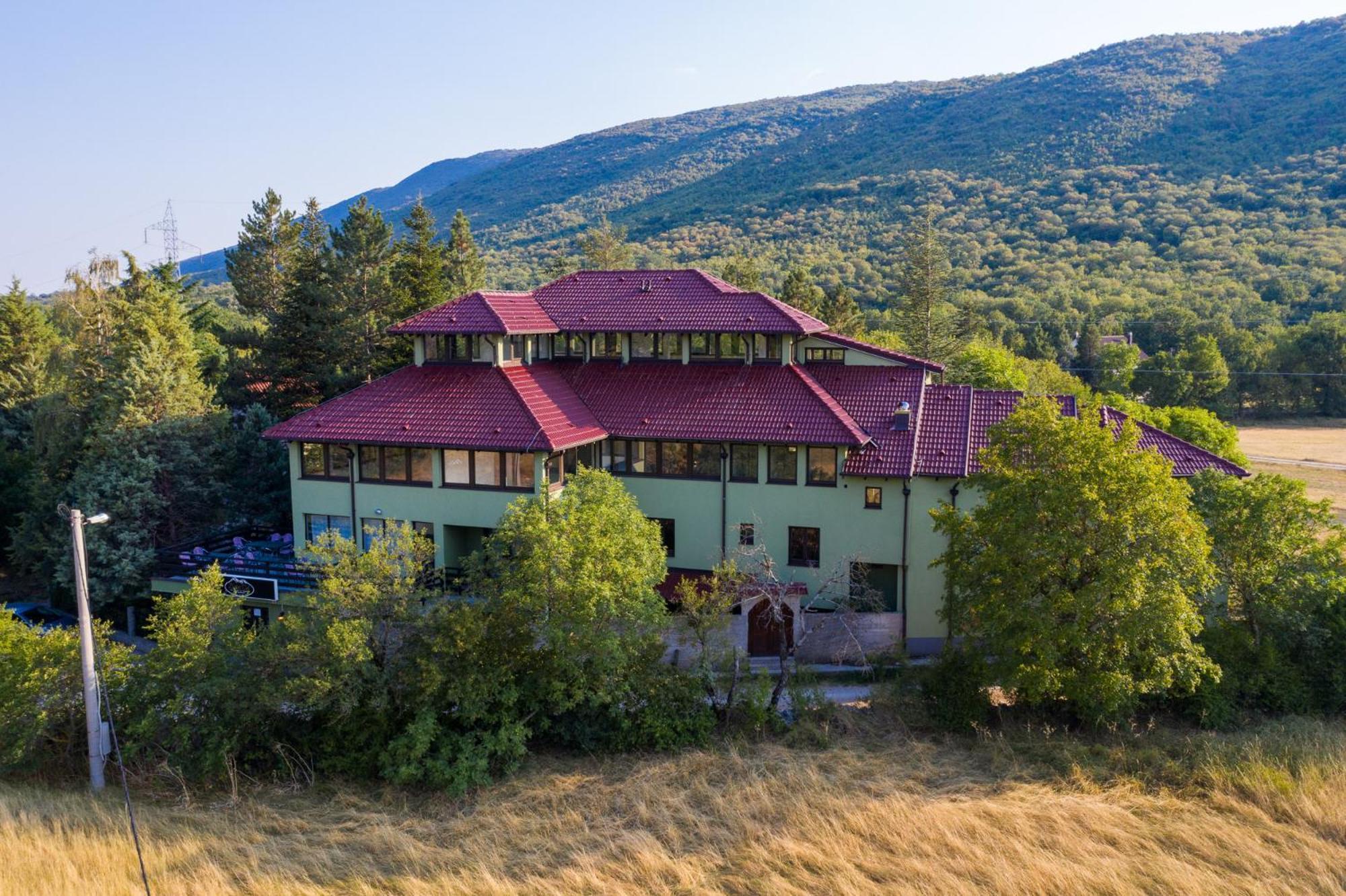 Holiday Resort Zlatni Dol Mostar Goranci Eksteriør bilde