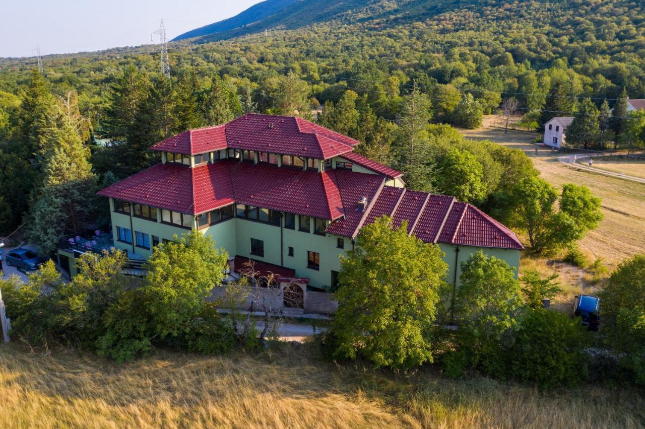 Holiday Resort Zlatni Dol Mostar Goranci Eksteriør bilde